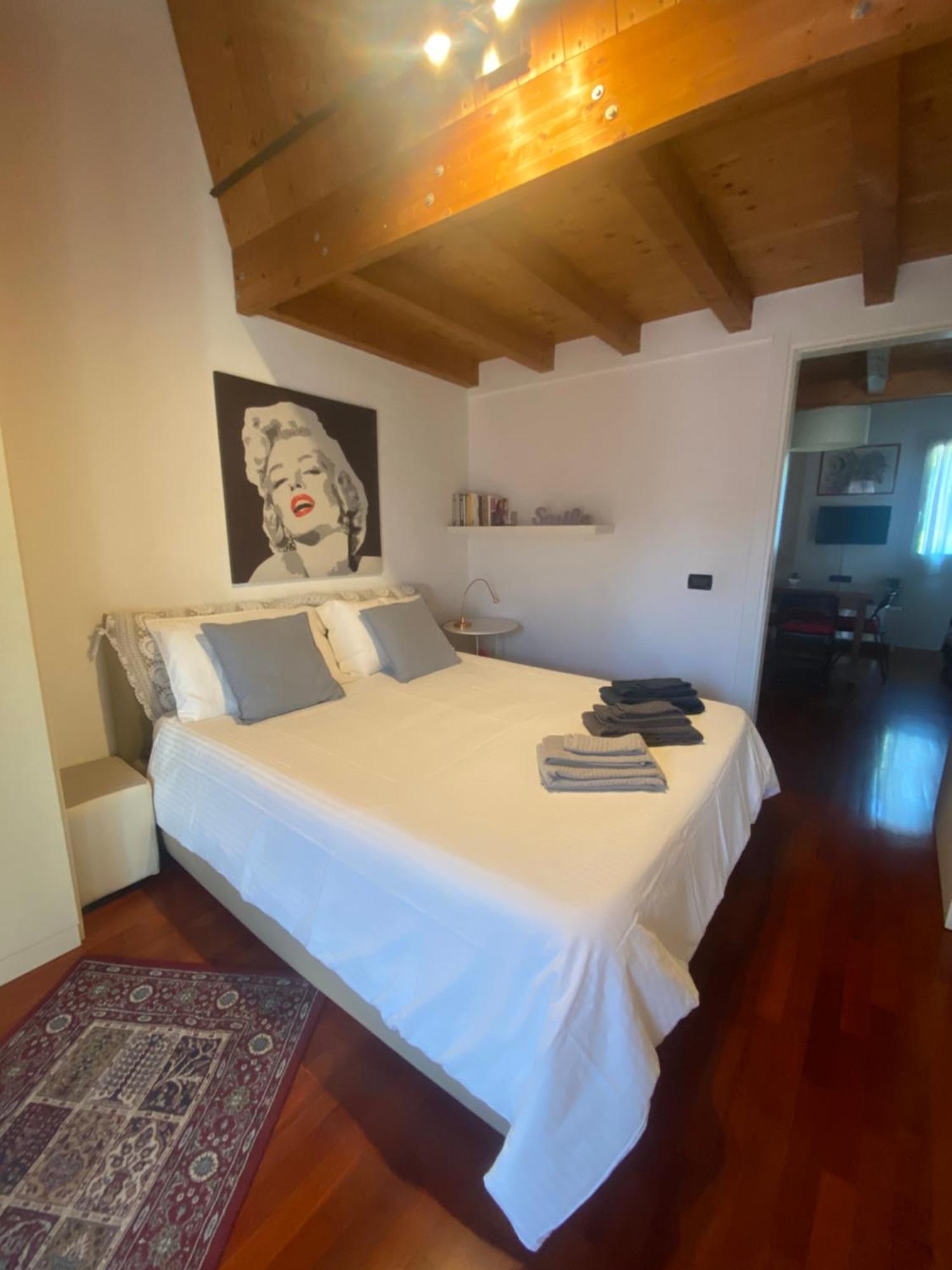 Casa Vacanze Chez La Reine - Holiday Home فيتشنزا المظهر الخارجي الصورة