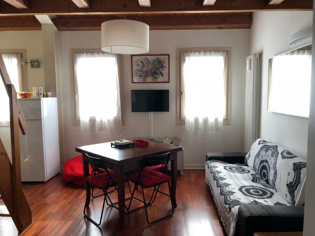 Casa Vacanze Chez La Reine - Holiday Home فيتشنزا المظهر الخارجي الصورة